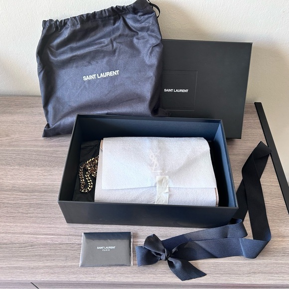 🔥YSL ENVELOPE MEDIUM IN QUILTED GRAIN DE POUDRE EMBOSSED LEATHER - Picture 7 of 16